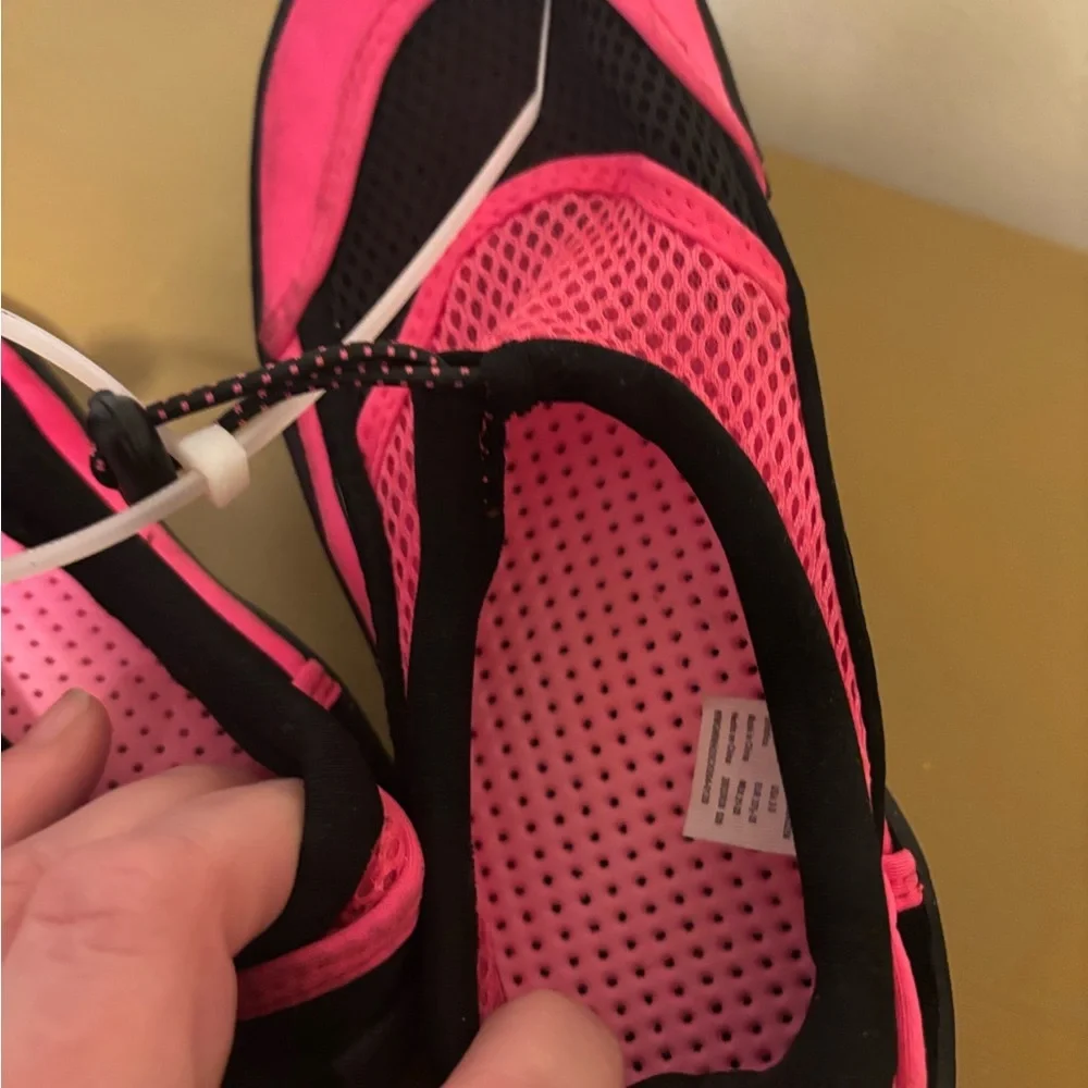Pink and Black water Shoes girls 2/3